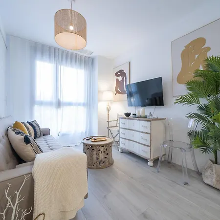 Xpce Urban 13 Skyline - Parking Free Apartment